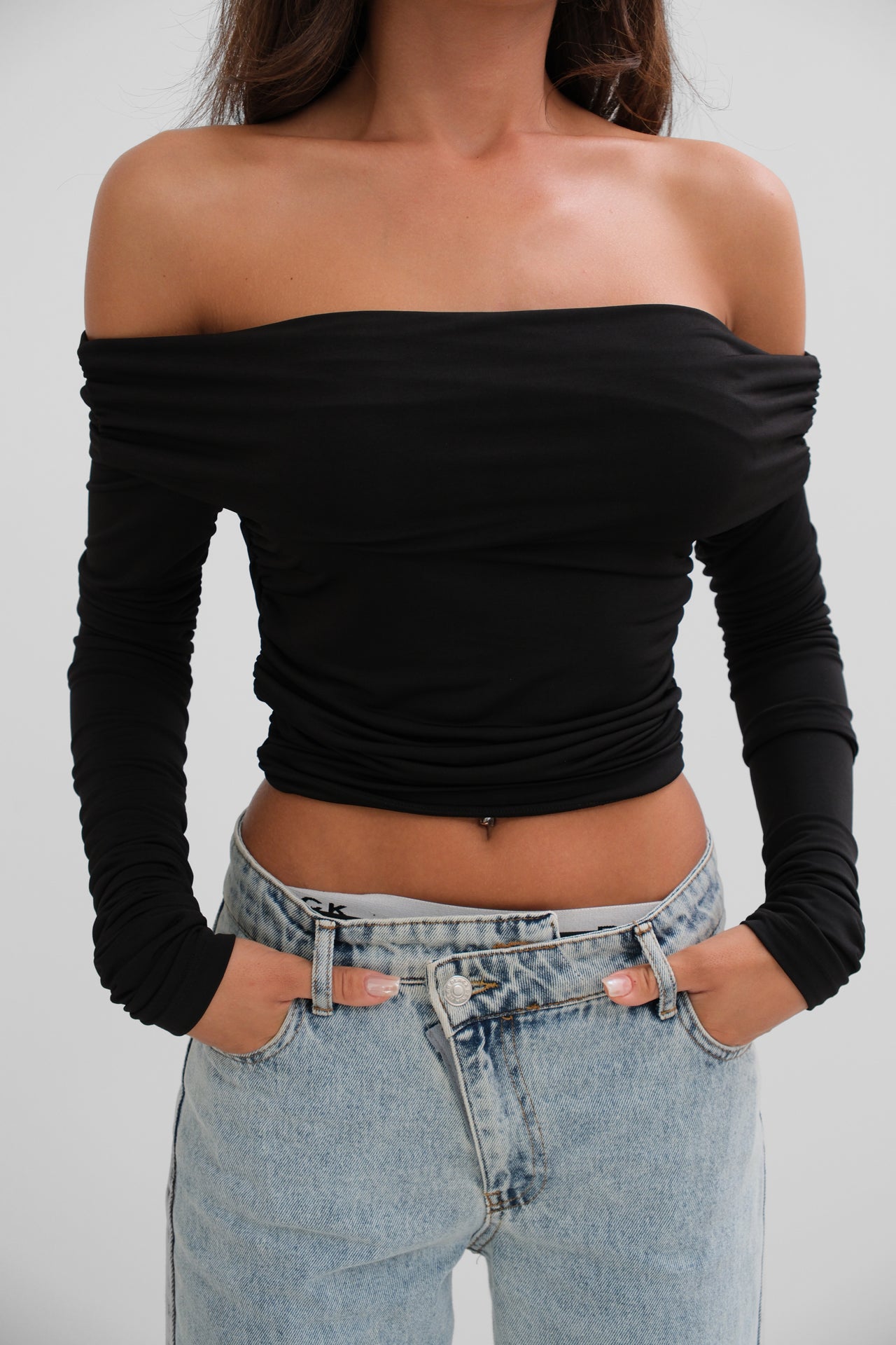 Off-shoulder strapless blouse