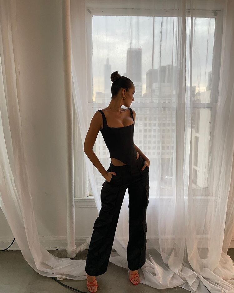 Santorini velvet corpet - The Sensual Lion