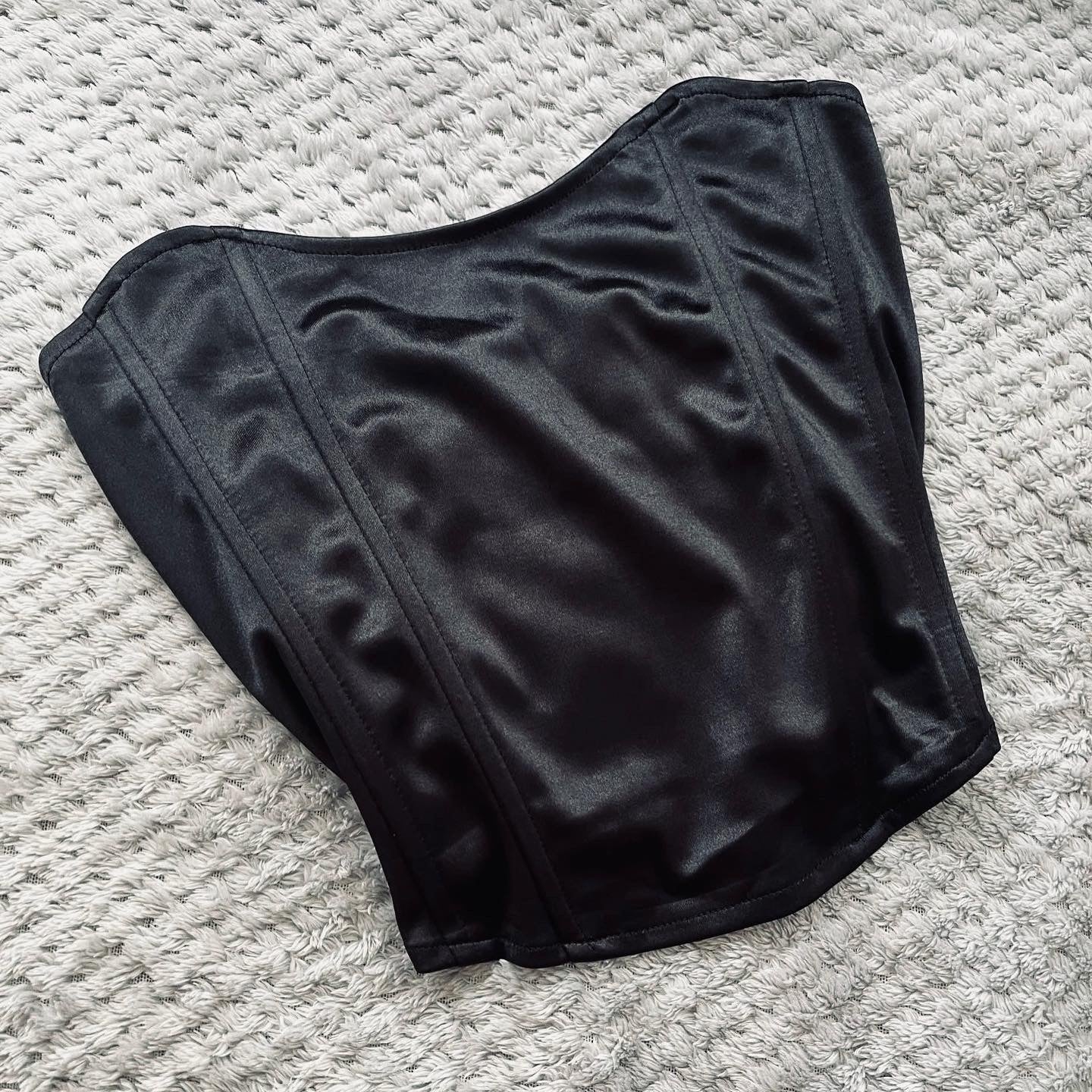 Solid velvet corpet - The Sensual Lion