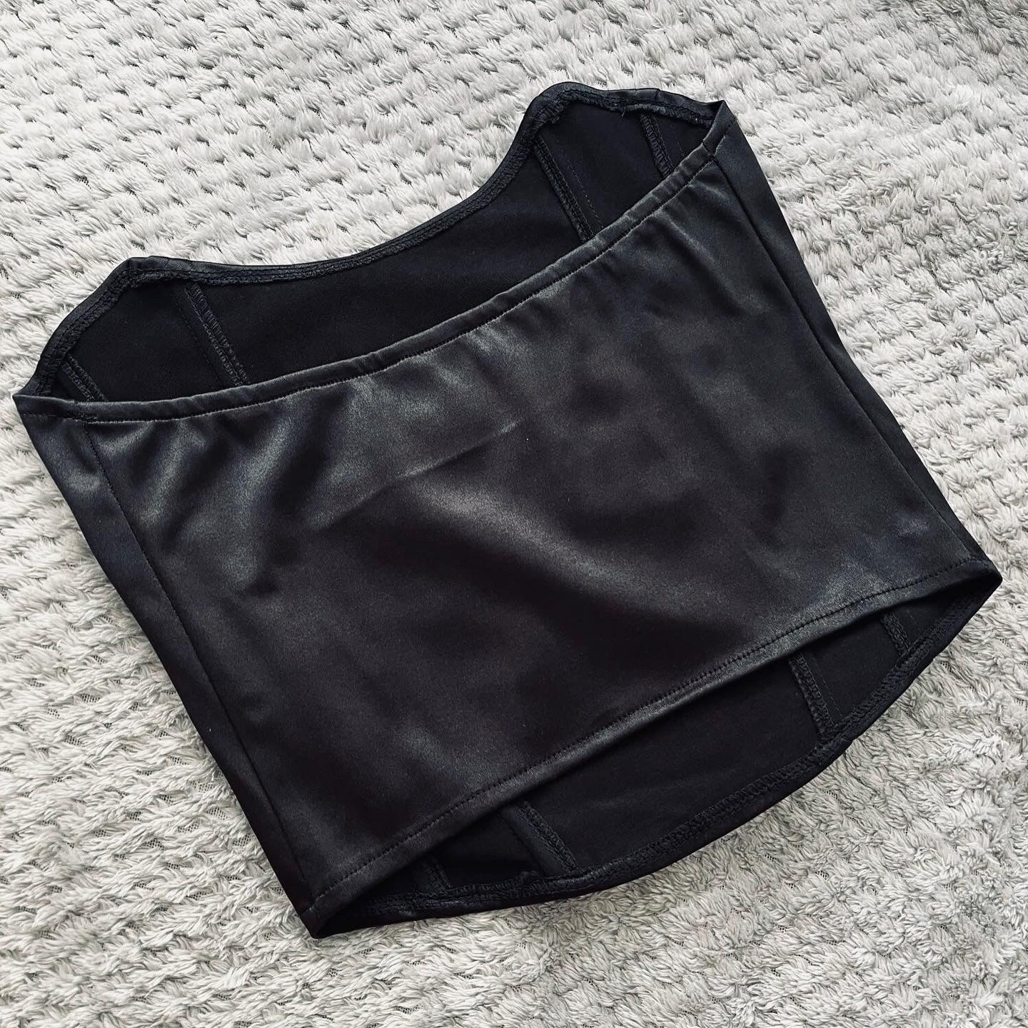 Solid velvet corpet - The Sensual Lion